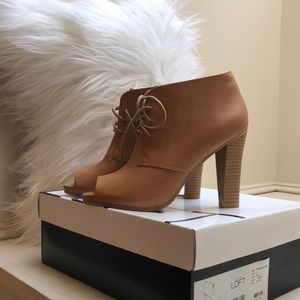 NIB Loft Shirlie open toe Bootie size 6 color doe